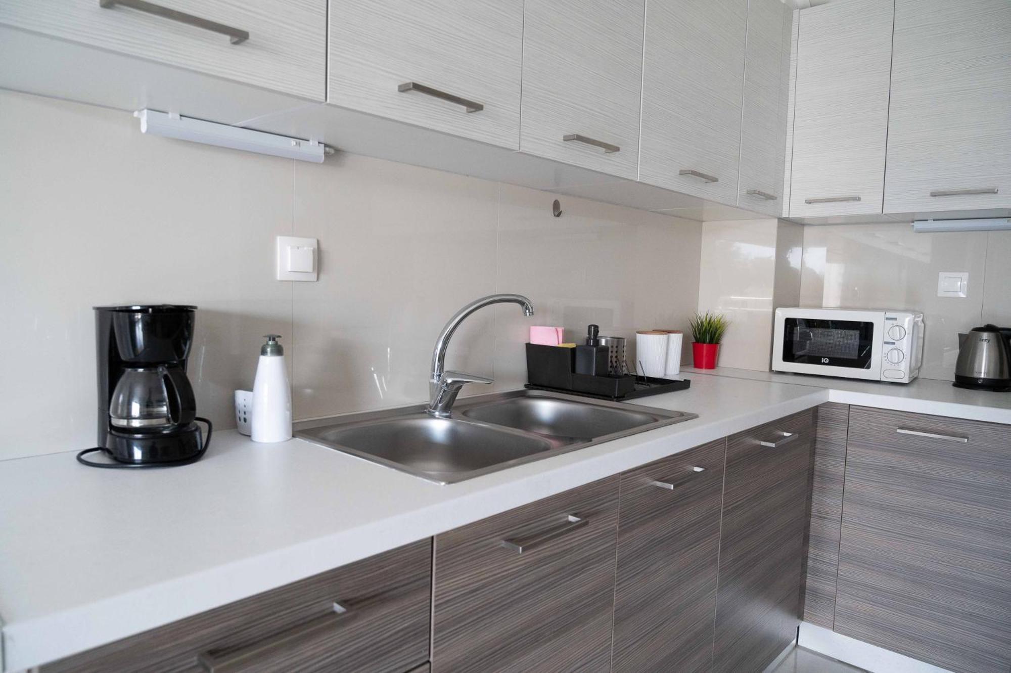 Modern Spacious Apartment Located In Piraeus Buitenkant foto