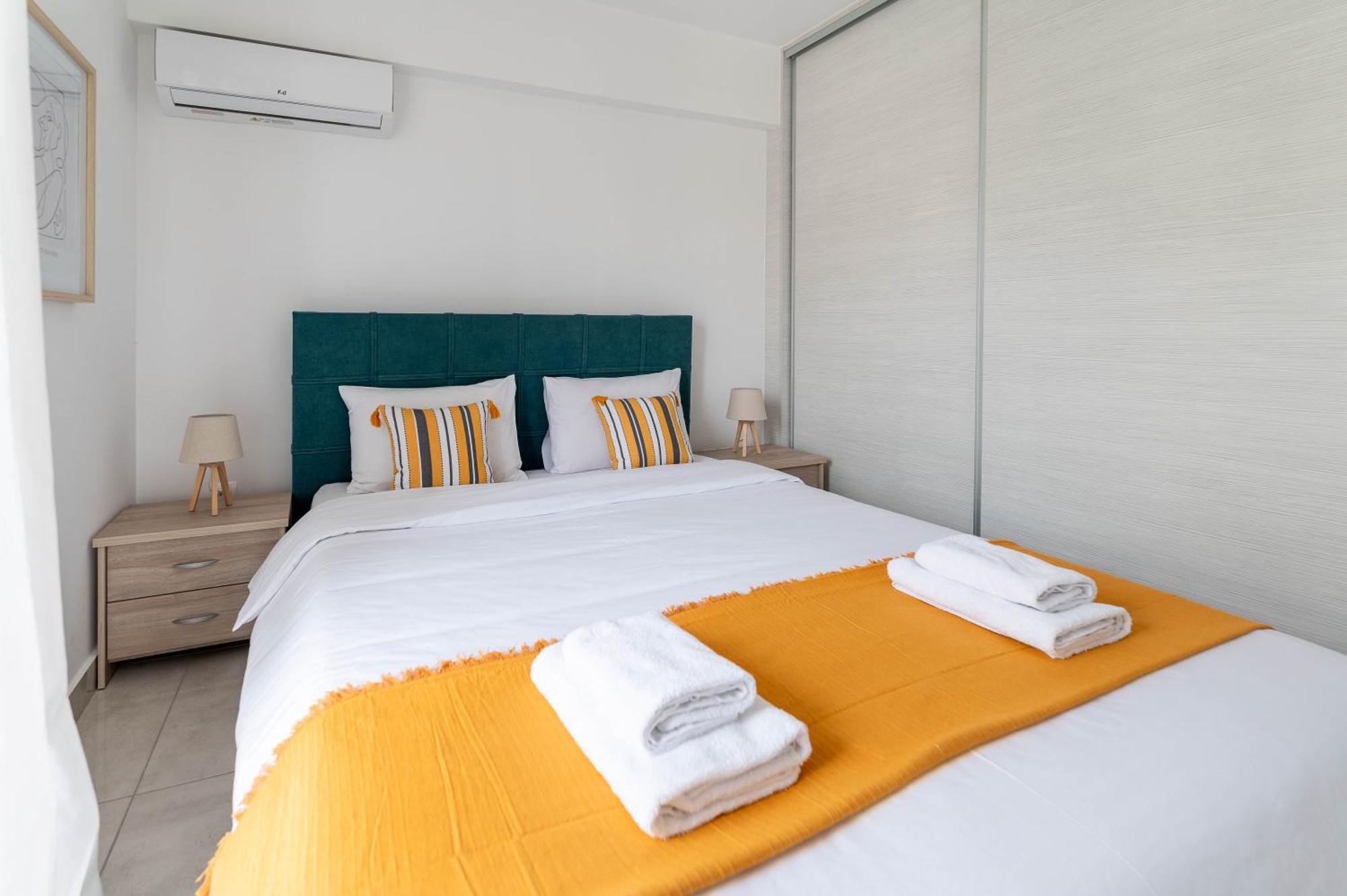Modern Spacious Apartment Located In Piraeus Buitenkant foto