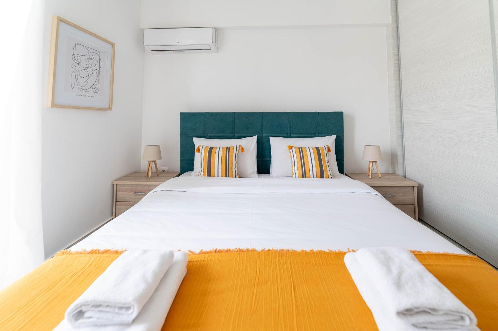 Modern Spacious Apartment Located In Piraeus Buitenkant foto
